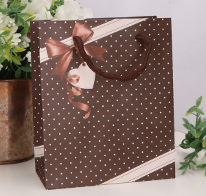 Torebka prezentowa w kropki brąz 17x14cm 1szt.