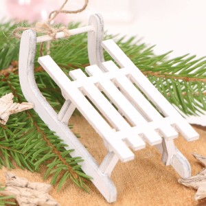 Drewniane białe sanki/ zawieszka na choinkę 1szt