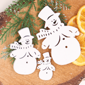 Bałwanki drewniane białe zawieszki świąteczne 12szt