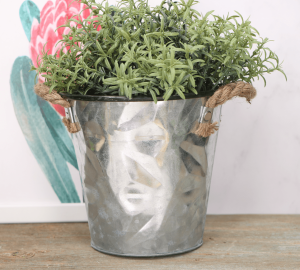 Metalowa osłonka gnieciona srebrna z uchwytami 15,5cm 