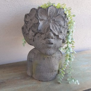 Osłonka głowa chłopca z kwiatami szara 36cm