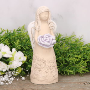 Anioł aniołek gipsowy z kwiatem brzoskwiniowy 16cm  