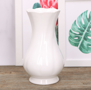 Wazon ceramiczny biały szkliwiony 17cm 