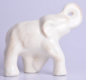 Słoń biegnący duży