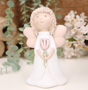 Aniołek dziewczynka z łososiowym tulipanem 16cm  