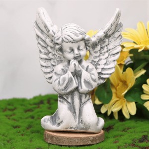 Figurka Cmentarna Aniołek Skrzydlak Klęczący 15 cm.