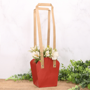 Torebka na kwiaty ciemna czerwień z naturalnym uchwytem  15x13 cm