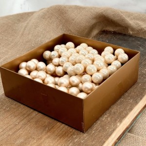 Bombki szklane na druciku szampańskie 2cm- 144 sztuki w złotym pudełku