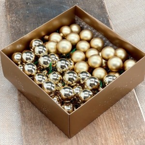 Bombki szklane na druciku złote 3cm- 72 sztuki w złotym pudełku