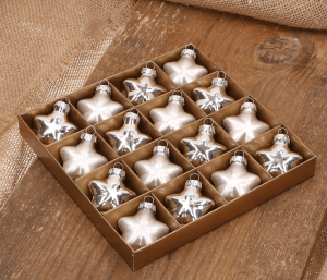 Gwiazdka szklana srebrna 4cm- 16 sztuk w złotym opakowaniu