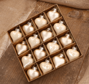 Serduszko szklane szampańskie 4cm- 16 sztuk w złotym opakowaniu