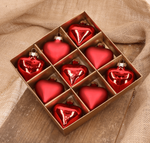 Serduszko szklane czerwone 6,5cm- 9 sztuk w złotym opakowaniu