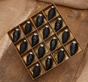 Szyszka szklana czarna 4,5cm- 16 sztuk w złotym opakowaniu