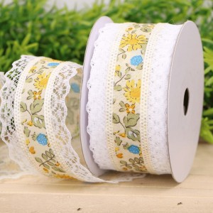 Wstążka z koronką w kwiaty 4cm