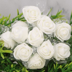 Kwiatki różyczki piankowe z tiulem biel 144szt.