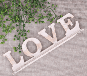 Napis LOVE drewniany AL171286-1N