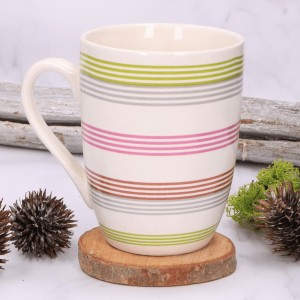 Kubek ceramiczny kremowy w kolorowe paski