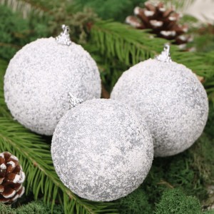 Bombki styropianowe ośnieżone srebrne 6cm 12szt.  