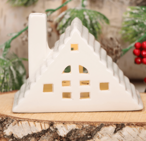  domek ceramiczny, biały, ze światełkiem LED  7x10cm